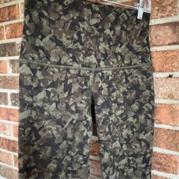 Lululemon * Wunder Under Pant Full-On Luon Roll Down EUC - Picture 10 of 14